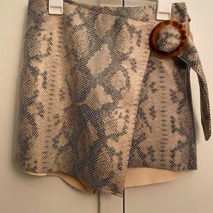 ZARA LEOPARD SKORT XS